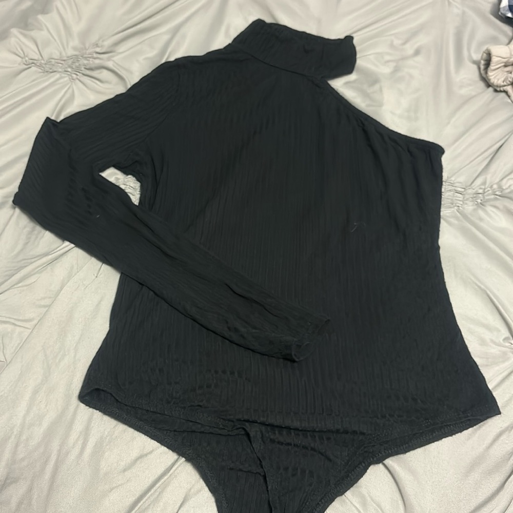 urban episode small top